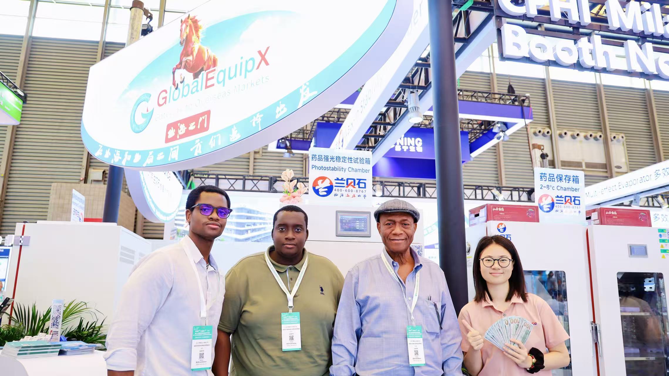 Customer’s On-site Order at the Show Achieved Through Company-wide Joint Efforts